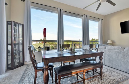 Diamond Valley Casa | *New Listing!* Central to Everything!