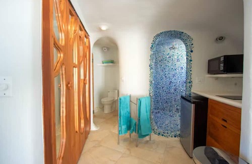 Placentia Villa | Alterhome Shark Studio