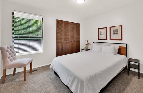 Canyon Rim Casa | New Listing! Updated, Convenient Urban Location Near Mountains, Covered Parking
