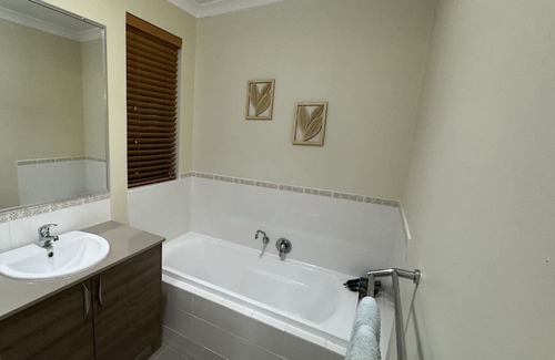 Southern River Apartamento | Guest Suite @17 & three-quarters - Feels like home
