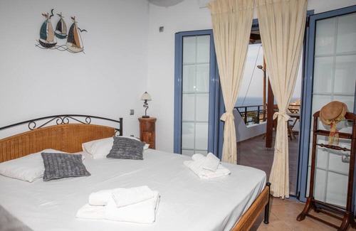 Leros Casa | Blue Heaven. Enjoy Sun and Magnificent View in a Peaceful Garden.