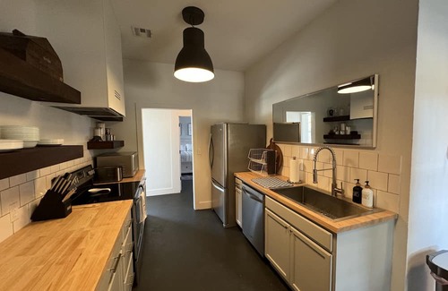 Pauls Valley Otro | Cozy farmhouse in the country! Beautiful all-new furnishings and gorgeous views!