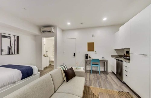 Downtown Oakland Apartamento | Brand New Stylish Studio Suite Near Downtown!