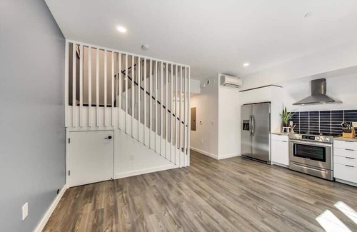Downtown Oakland Apartamento | Brand New Stylish Studio Suite Near Downtown!