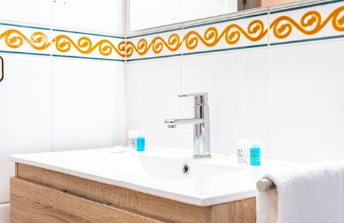Cornella de Llobregat Apartamento | GuestReady - Vintage Elegance in Catalonia