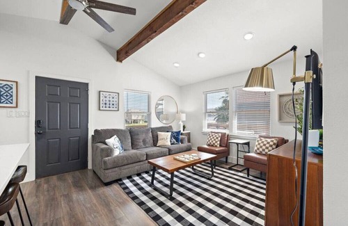 Galveston Casa | 5 Pirates Getaway by BeachBox | Close to Gulf
