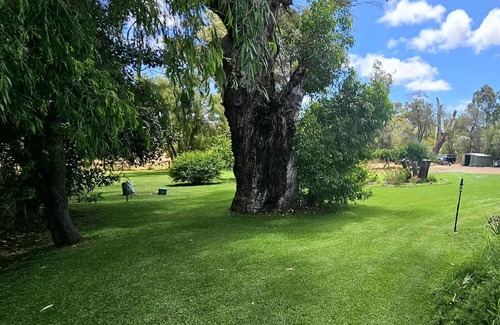Leschenault Casa | Three Waters Australind 4 Bedroom Water Views with Pool