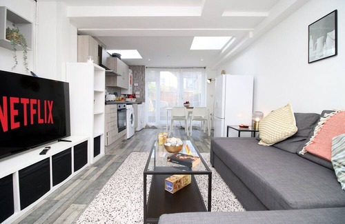 Roath Apartamento | Cardiff Getaway - City Center - Free Parking