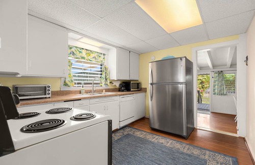 Ewa Casa | Ewa Beachfront Cottage: Beachfront w/Yard & Oceanviews - Your Nostalgic Aloha!