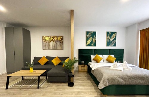 Sinaia Apartamento | Green Charm Studio with private parking