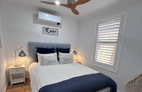 Catherine Hill Bay Apartamento | Blue Moon Getaway, cozy, relaxing... stones throw from the beach and the lake