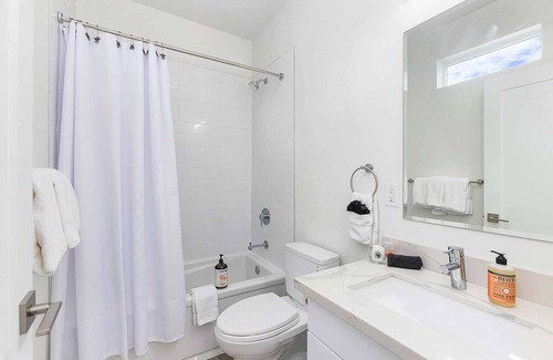 Capitol Hill Apartamento | Syrax's Dragonstone Den