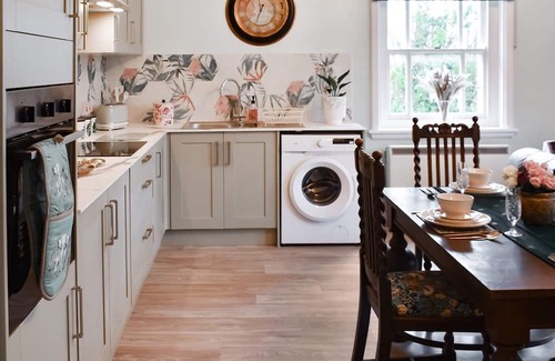 Tilney Fen End Cabaña | 1 bedroom accommodation in King’s Lynn