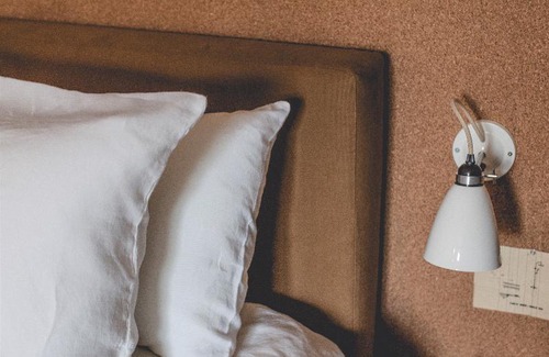 Bonnelles Hotel | Le Barn