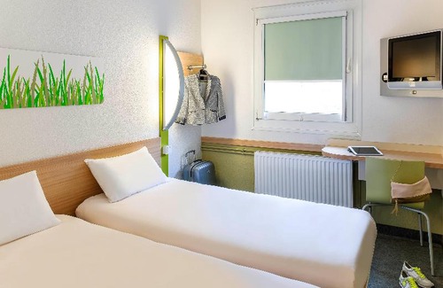 Dommartin-les-Cuiseaux Hotel | ibis budget Dommartin-lès-Cuiseaux