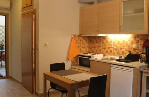 Agios Pavlos Apartamento | Quiet Urban Studio with Private Backyard