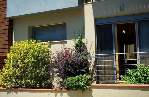Agios Pavlos Apartamento | Quiet Urban Studio with Private Backyard