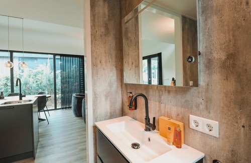 Municipality of Rhenen Casa | This amazing Eco-Lodge designed by an architect is highly luxurious and completely furnished for
