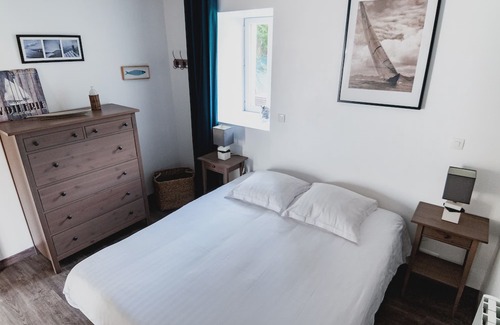 Isigny-sur-Mer Cabaña | Cottage sleeps 4 near the D-Day landing beaches. Pets allowed