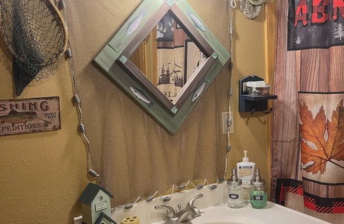 Cusick Cabina | The Hidden Moose Lodge