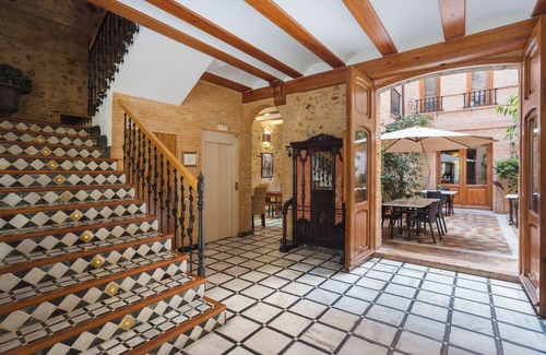 Villalonga Casa | Inn 'Suite Junior' with Private Terrace, Wi-Fi and Air Conditioning