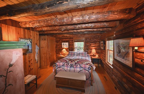 Eagle Rock Cabina | River's Bend Cabin Offers Solitude and Play on the Upper James River