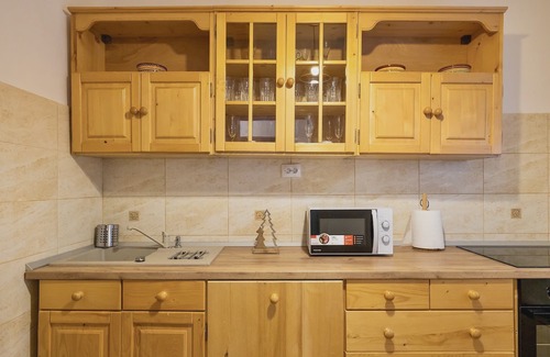 Horea Cabina | Rustic & cozy 5 bedroom Cabin - in the heart of Apuseni Mountains