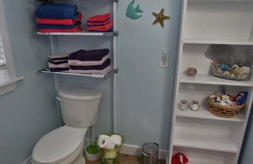 Black Point Cabaña | Idyllic, sparkling clean ocean/beach cottage for your spontaneous getaway.