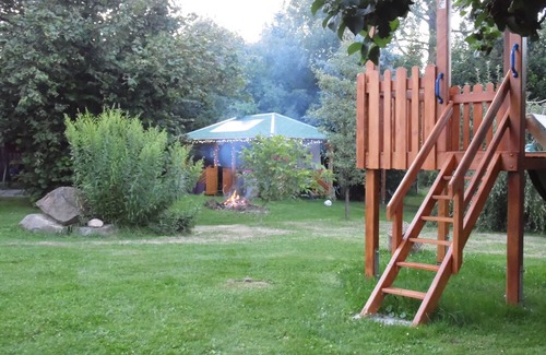 Ruppersdorf Condominio | Beautiful 4-bed room *, wheelchair accessible, accommodation in the middle of the garden,