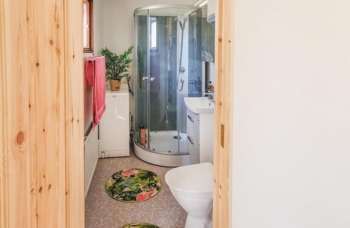 Holmsjo Casa | Gorgeous Home In Holmsjö With Kitchen