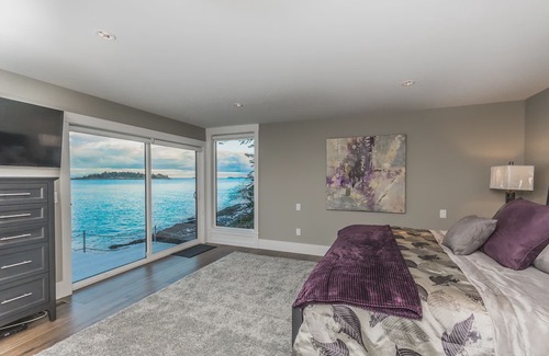 Beachcomber Casa | UNIQUE RESIDENTIAL OCEANFRONT PROPERTY ON VANCOUVER ISLAND