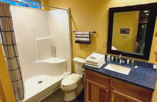 Grants Pass Casa | Cedar Mountain - Suite C