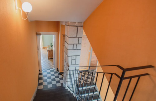 Guignicourt-sur-Vence Casa | Authentic house with view in French Ardennes