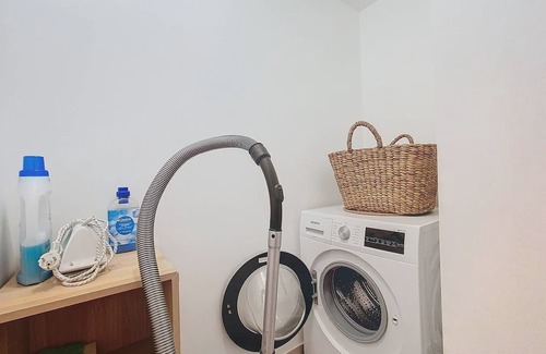 Les Lecques Apartamento | Beachside Luxury Apartment with Pool Access