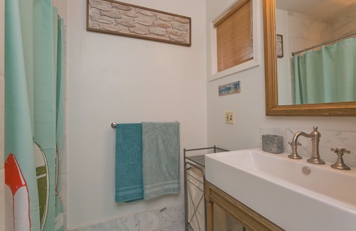 Pupukea Casa | RENOVATED! Short Walk to Beach, Air con. Please inquire about shorter stays!