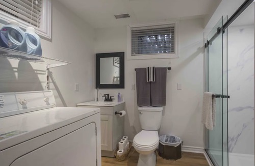 Adolphustown Casa | Waterfront Newly Renovated: The Glenora House - Jul/Aug - 1 wk minimum stay