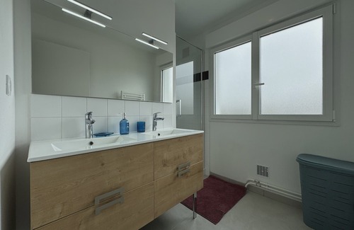 Miroir - Batignolles Casa | Le Mirage - Parking - Tramway - 8p - Rêve au Mans