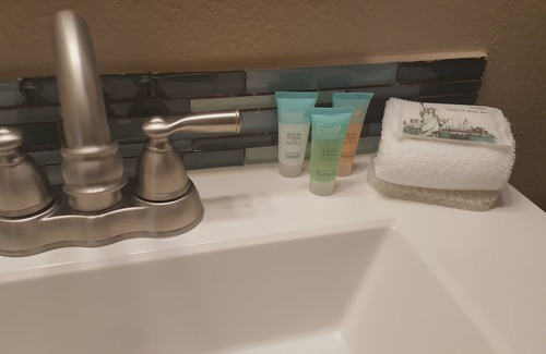 Sequim Casa | LAUGHING DUCK RANCH. Canal property and just steps away from the beach!