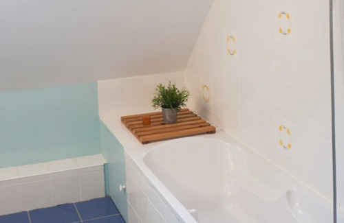 Eculleville Cabaña | Charming Cottage with Patio, BBQ, WiFi & Scenic Views in La Hague