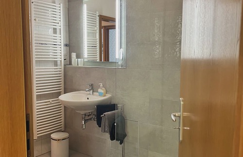 Limbach-Oberfrohna Apartamento | Beautiful spacious apartment in a central location