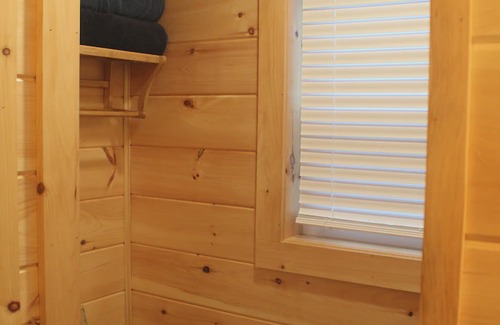 Schuyler Cabina | Cozy cabin for 2 w/great mt views & walking trails!