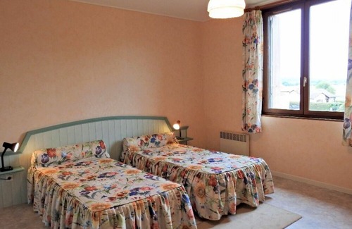 Ferriere-et-Lafolie Cabaña | Charming Restored House, Close to Amenities with Enclosed Yard and Modern Comforts