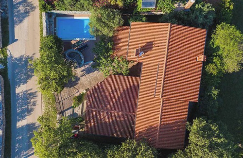 Krnica Apartamento | Holiday apartment with pool and air conditioning
