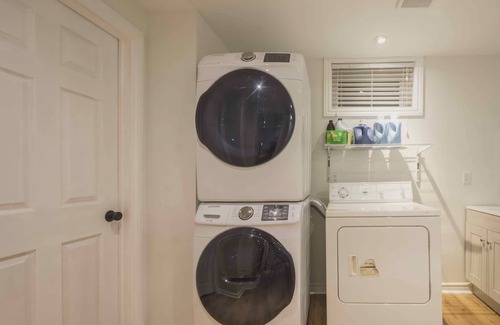 Adolphustown Casa | Waterfront Newly Renovated: The Glenora House - Jul/Aug - 1 wk minimum stay