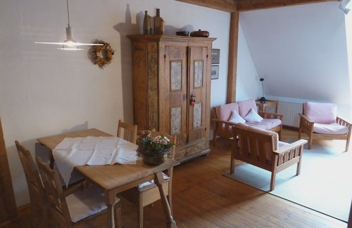 Leutenbach Apartamento | Stylish apartment III on Franconian fruit and Brennereihof