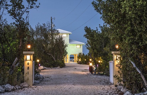 Summerland Key Casa | One of the very few beach houses with a daily, rental license in the Keys.