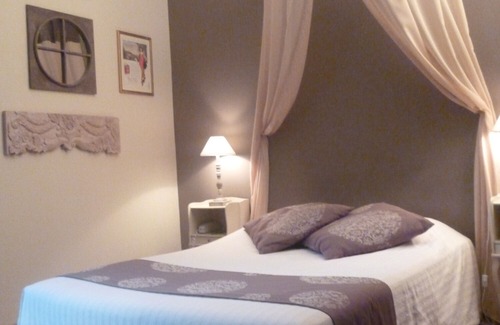 Les Andelys Hotel | La Chaîne D'or