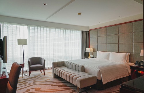 Dapuqiao Hotel | Pullman Shanghai Central - In XinTianDi & Yu Garden Area