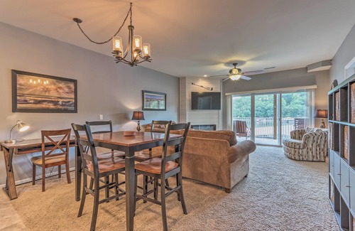 Camdenton Apartamento | Lake View, Pool Access Idyllic Camdenton Condo!