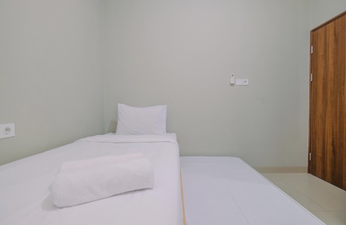 Kedungmanggu Hotel | Modern Look 1BR at LRT City Sentul - Royal Sentul Park Apartment